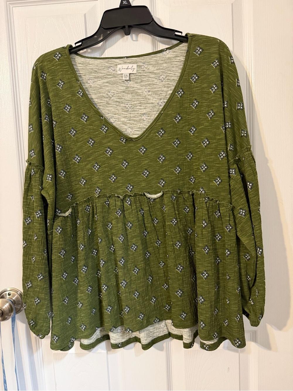 Wonderly oversized vneck top